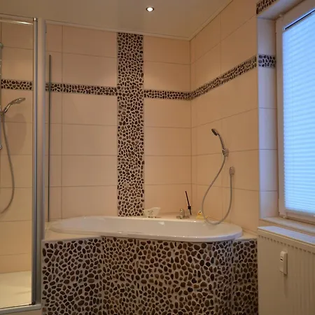 Spacious Eifel Escape, Cleaning Included Апартаменты Мандершайд