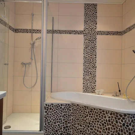 Апартаменты Spacious Eifel Escape, Cleaning Included *