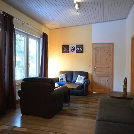 Апартаменты Spacious Eifel Escape, Cleaning Included Мандершайд